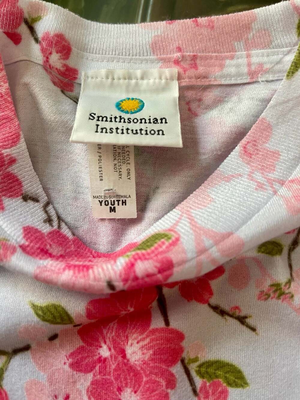 Smithsonian Institution Cherry Blossom Panda T-Shirt Youth M - Picture 3 of 3